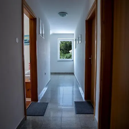 Buka Calm Apartman *