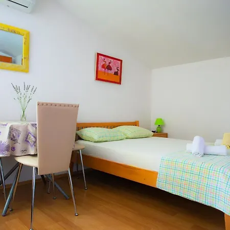 Buka Calm Apartman *